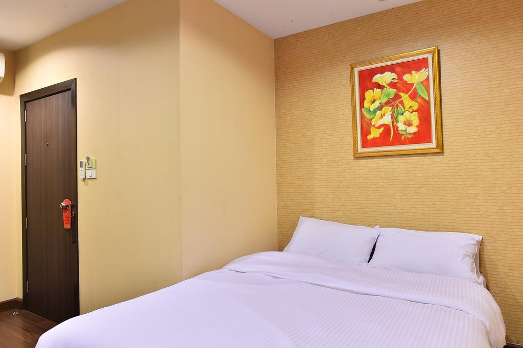 Take A Rest Hotel بانكوك الغرفة الصورة