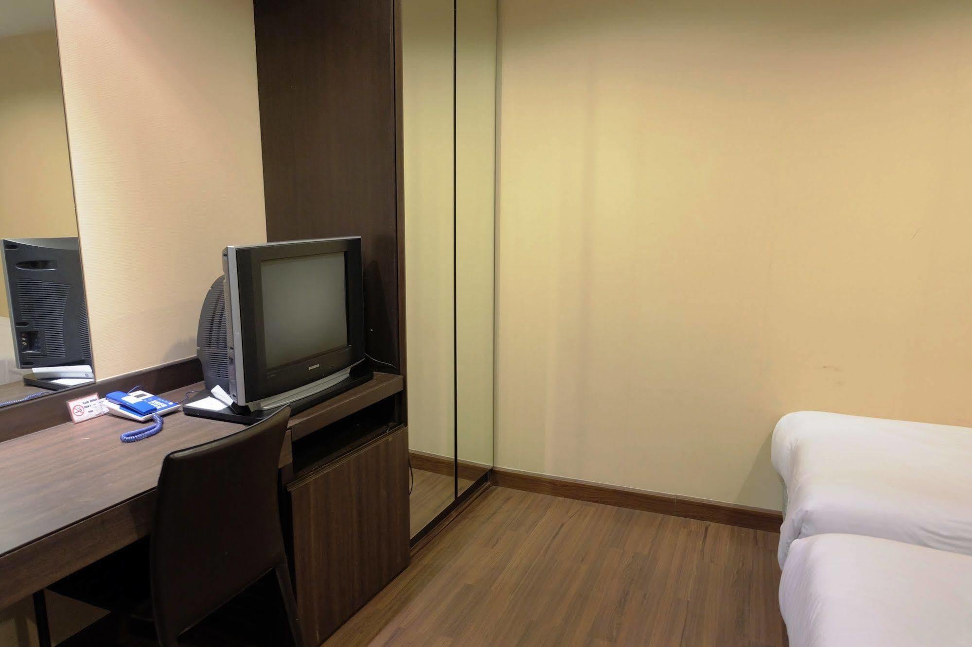 Take A Rest Hotel بانكوك المظهر الخارجي الصورة