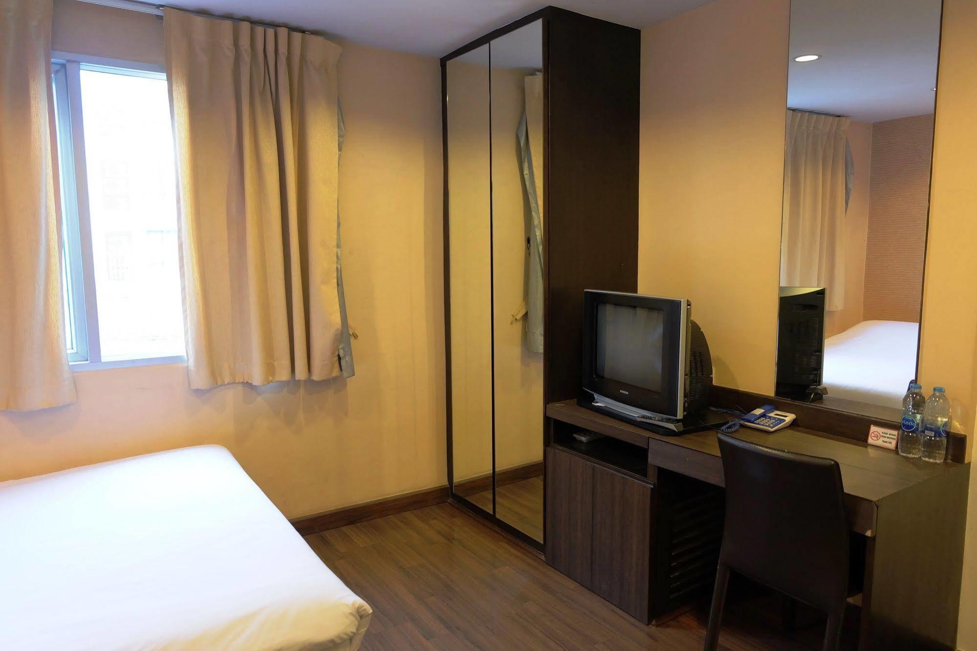 Take A Rest Hotel بانكوك المظهر الخارجي الصورة