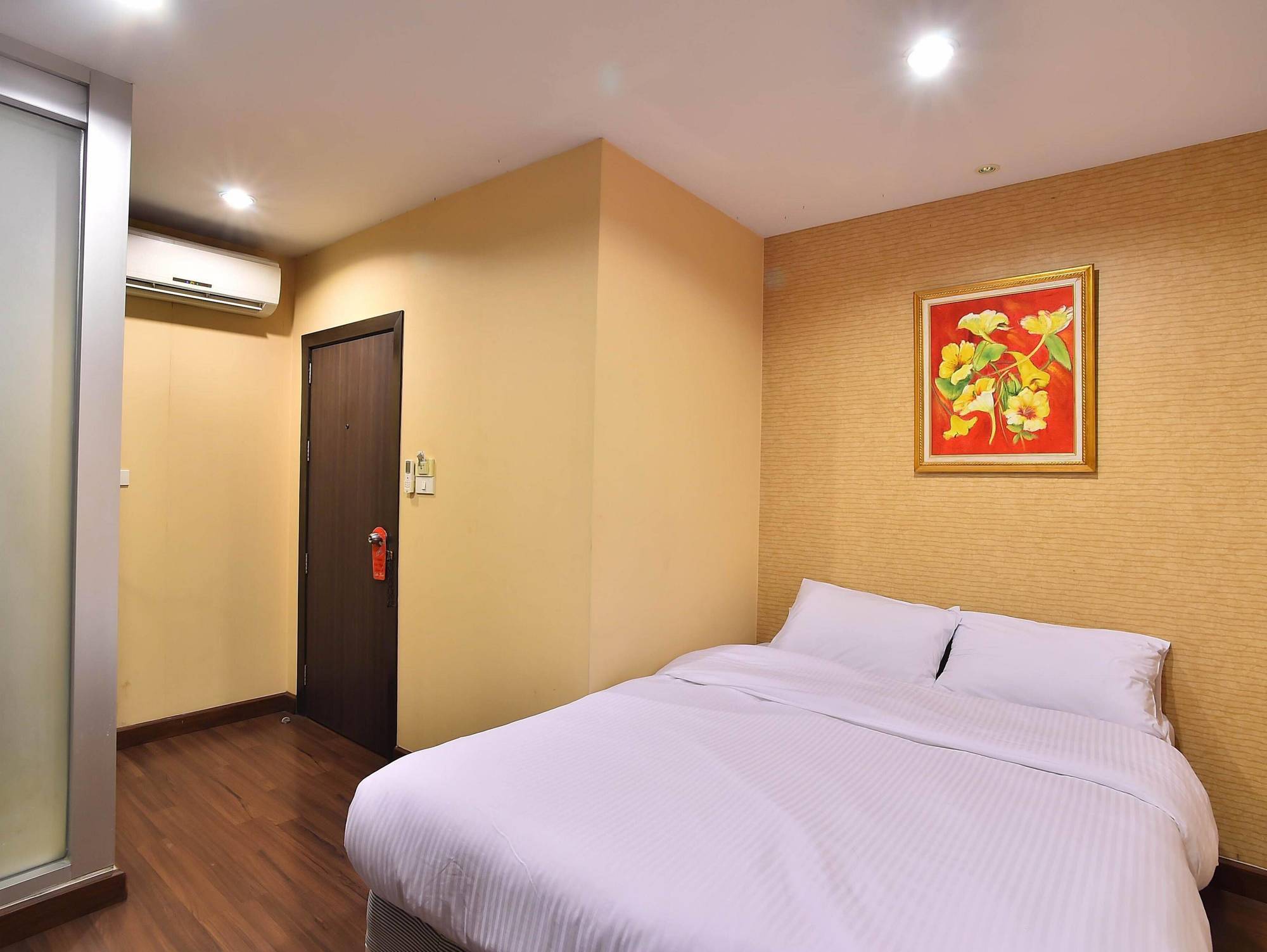 Take A Rest Hotel بانكوك المظهر الخارجي الصورة